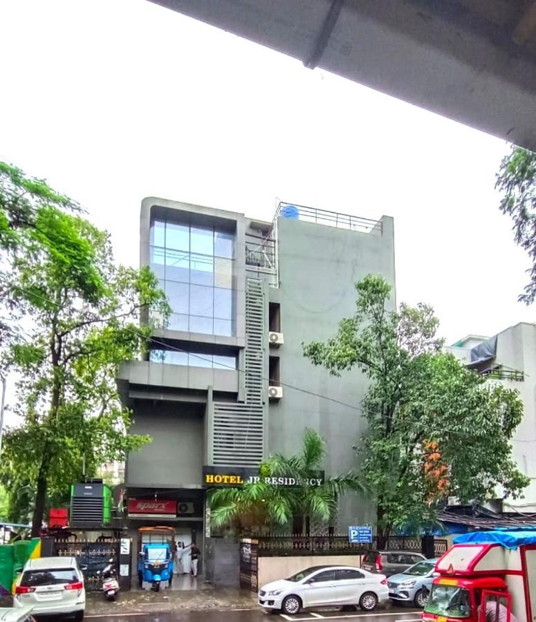 J R Residency Hotel Navi Mumbai Bagian luar foto