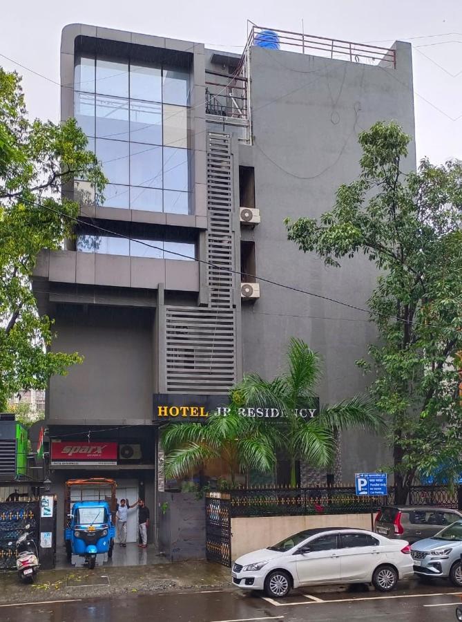 J R Residency Hotel Navi Mumbai Bagian luar foto