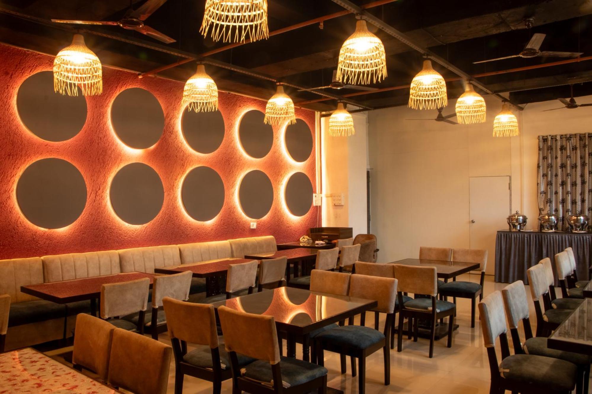 J R Residency Hotel Navi Mumbai Bagian luar foto