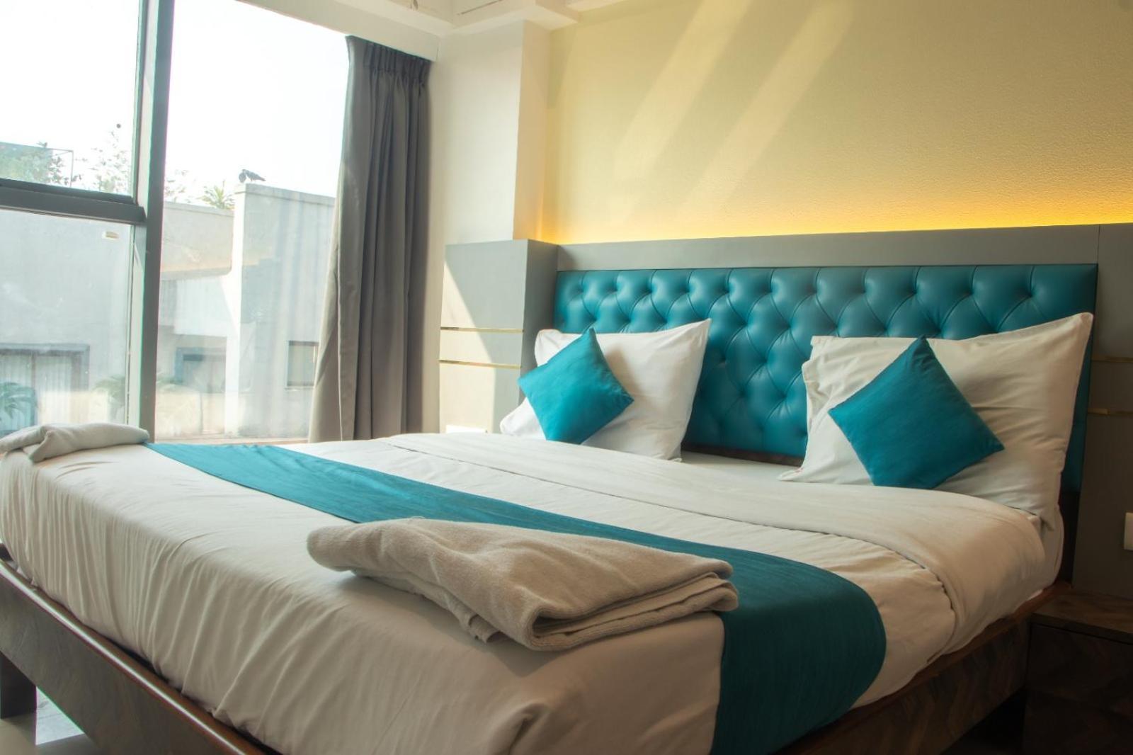 J R Residency Hotel Navi Mumbai Bagian luar foto